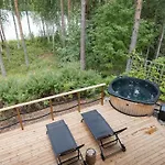 Loma-asunnot With Hot Tub And Sauna