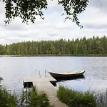 With Hot Tub And Sauna Uurainen