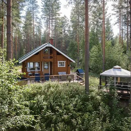 With Hot Tub And Sauna Uurainen