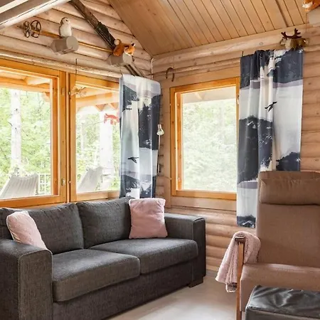 With Hot Tub And Sauna Uurainen