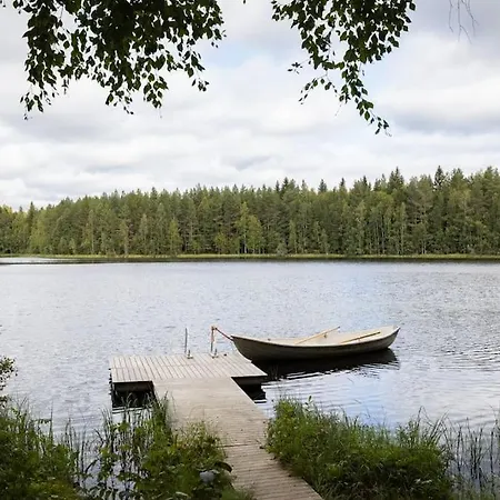 With Hot Tub And Sauna Uurainen