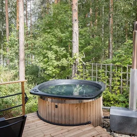 Casa de Férias With Hot Tub And Sauna Uurainen
