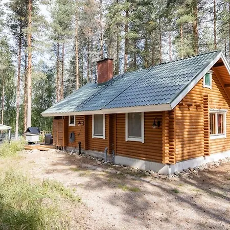 With Hot Tub And Sauna Uurainen