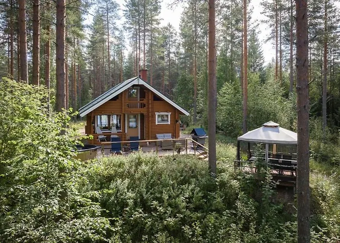 With Hot Tub And Sauna Uurainen