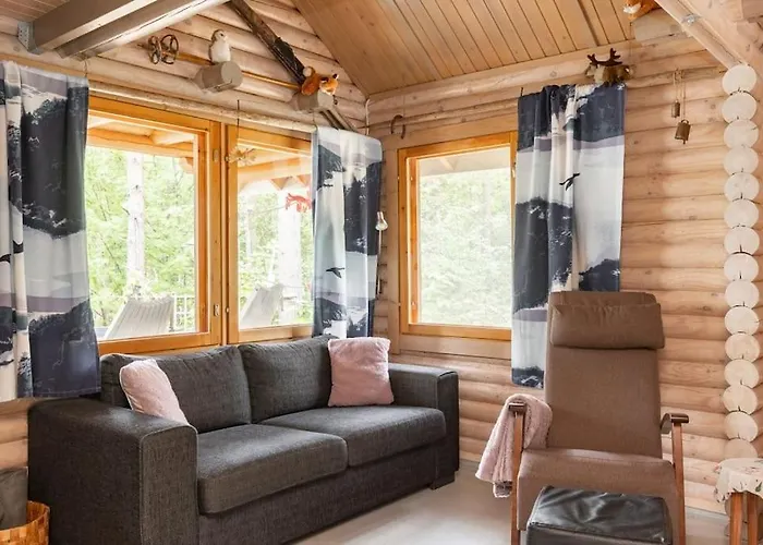 With Hot Tub And Sauna Uurainen