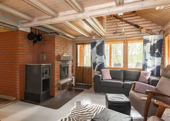 With Hot Tub And Sauna Uurainen