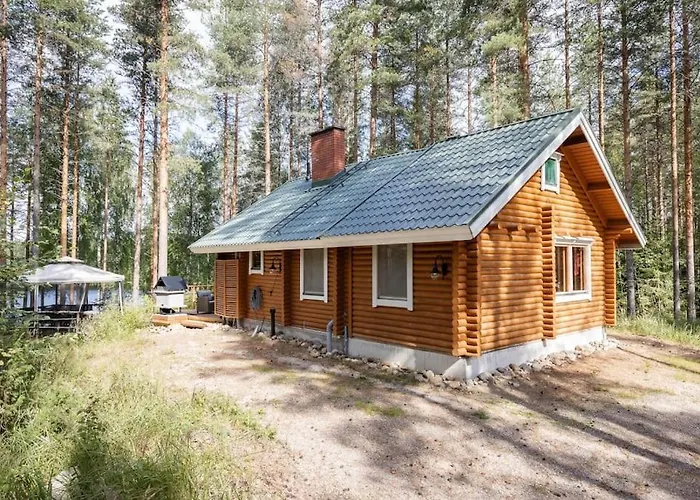 With Hot Tub And Sauna Uurainen